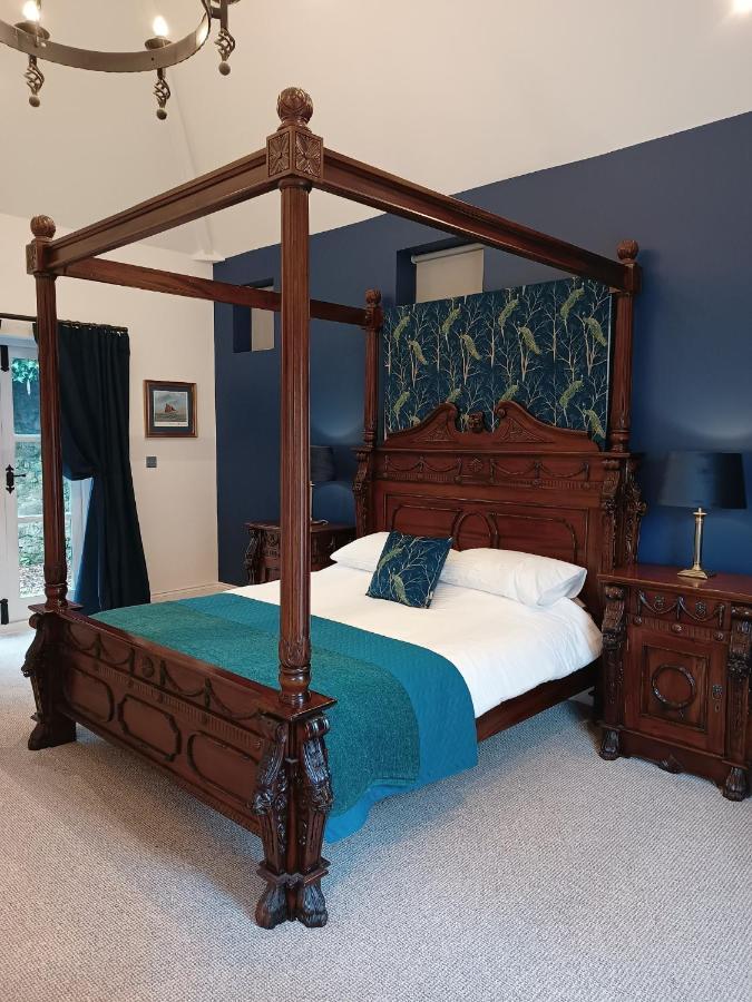 The West Wing At Eriviat Hall Hot Tub Henllan  Екстериор снимка
