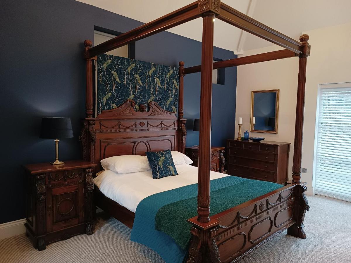The West Wing At Eriviat Hall Hot Tub Henllan  Екстериор снимка