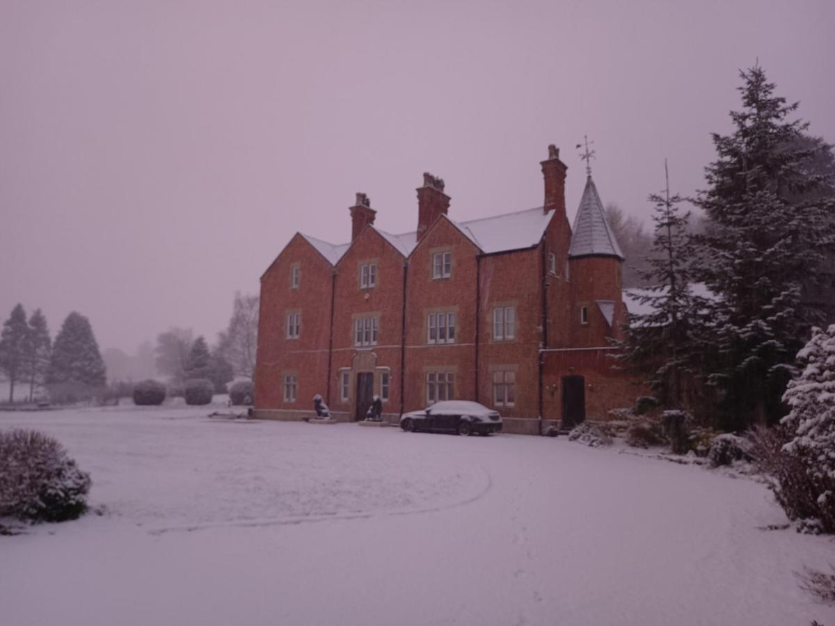 The West Wing At Eriviat Hall Hot Tub Henllan  Екстериор снимка