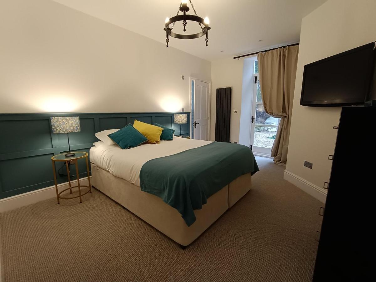 The West Wing At Eriviat Hall Hot Tub Henllan  Екстериор снимка