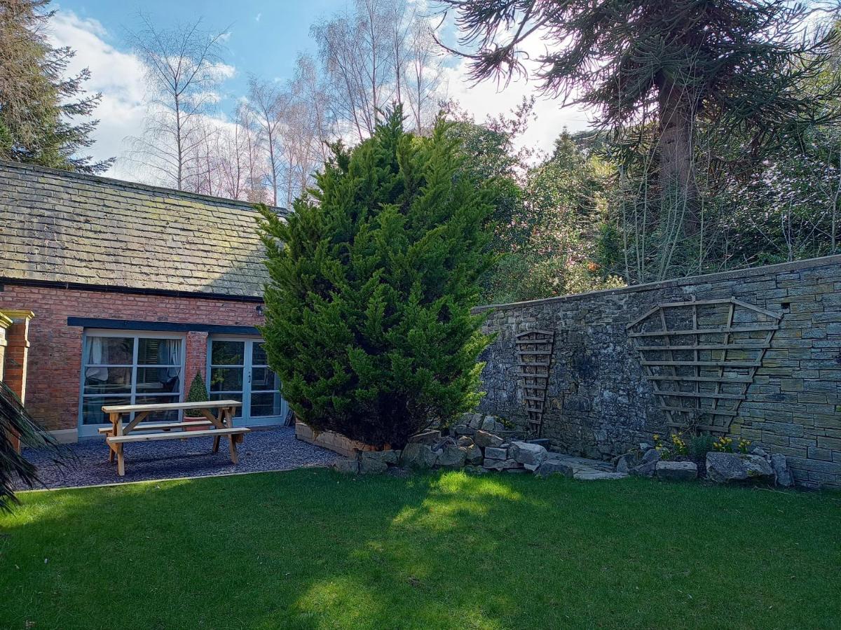 The West Wing At Eriviat Hall Hot Tub Henllan  Екстериор снимка